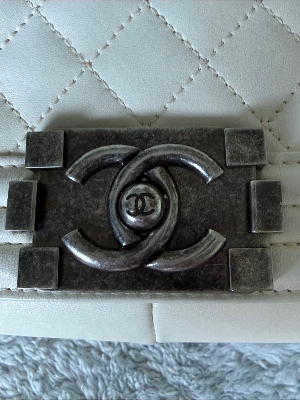 CHANEL Large Boy Flap Bag in Ivory Quilted Leather RHW+COA 18-series - Picture 9 of 13